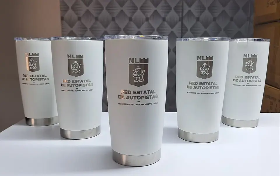 Kit Corporativo Red estatal de autopistas, vaso térmico con grabado de su logo
